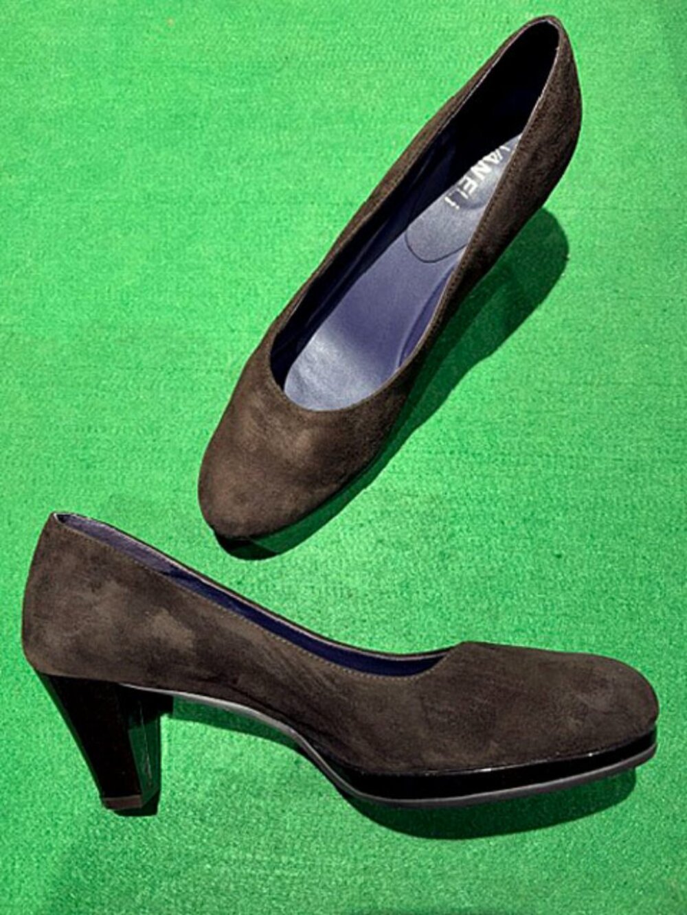 Brown suede heels Size 9N